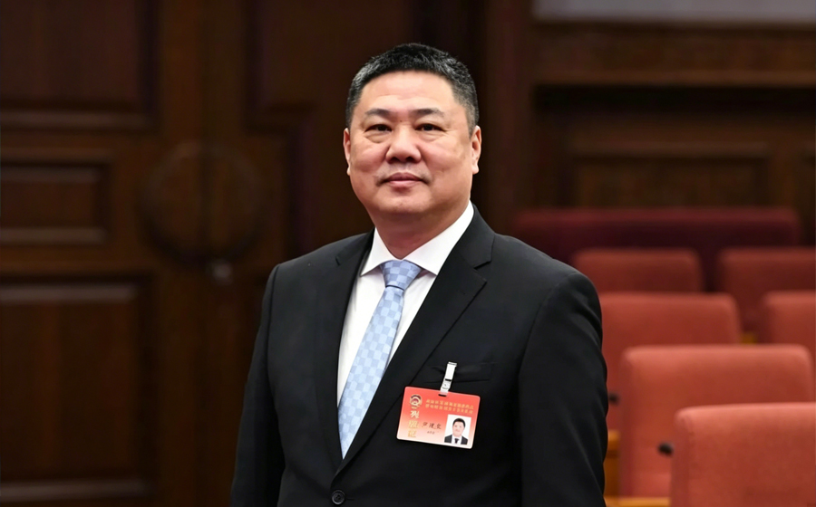 全国政协委员严建文：用创新担当践行履职初心